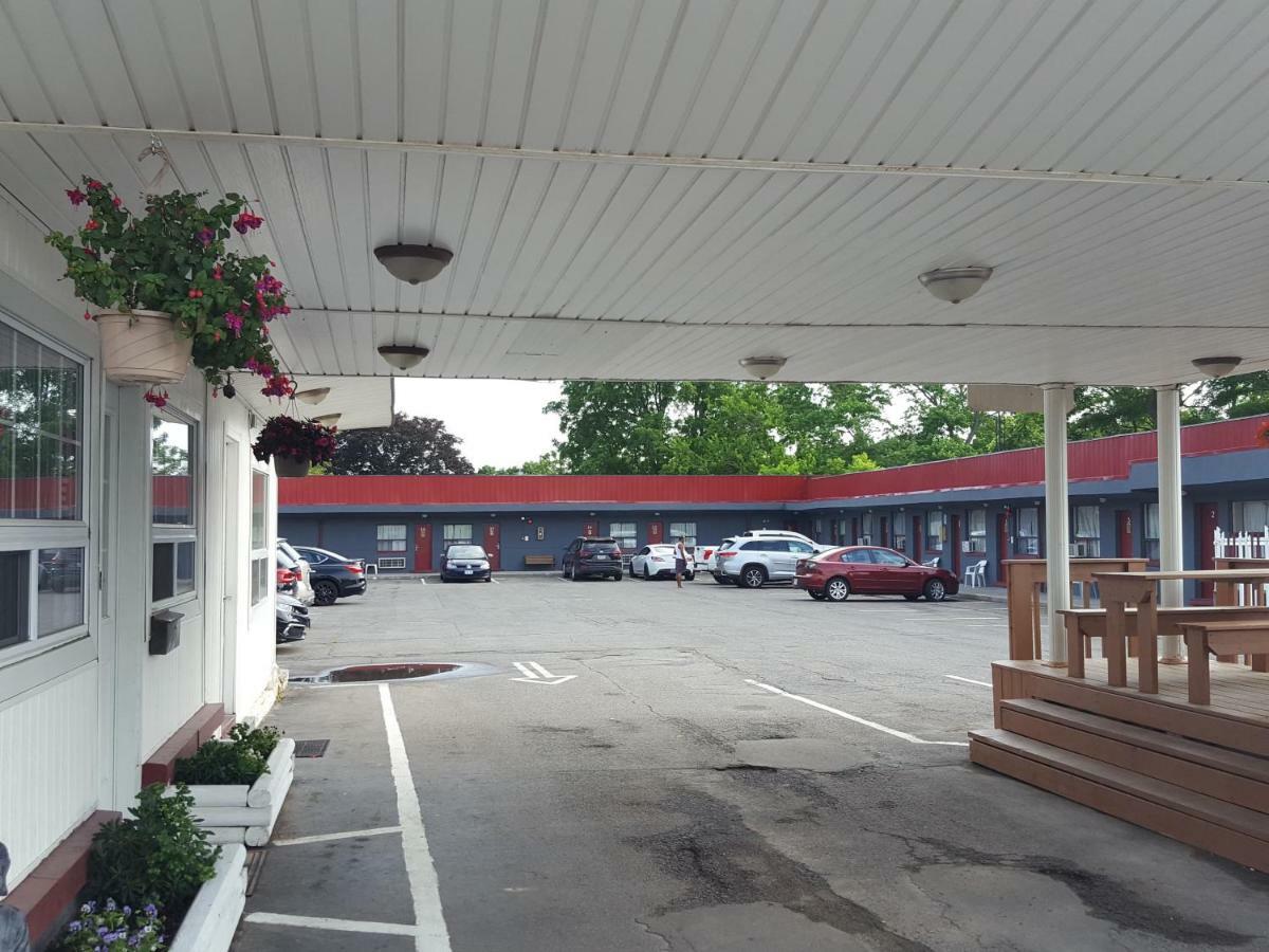 Niagara Inn&Suites Luaran gambar